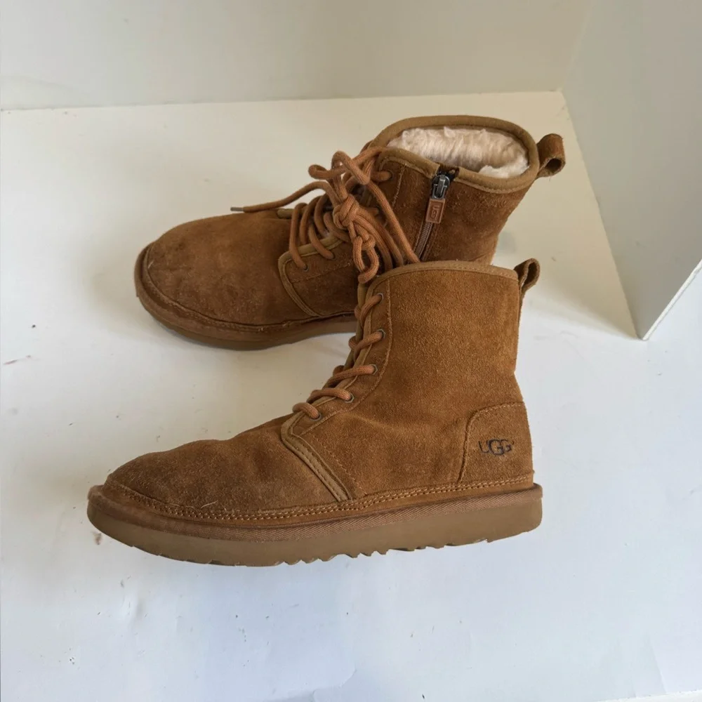 UGG Harkley Water Resistant Winter Chestnut Size 6